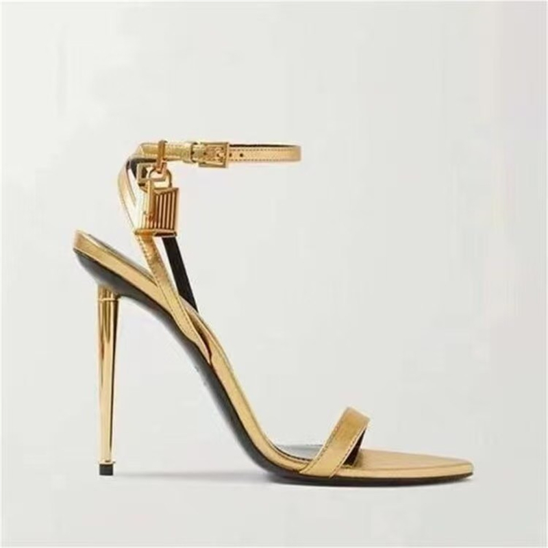 Buckle Strap Solid Color Key L - Platform Mule Heel recension och pris